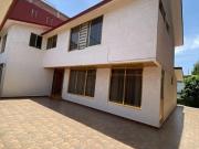 Amplia casa en venta en Rivera de Echegaray