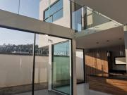 Amplia casa en venta en Zerezotla