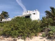 AMPLIA CASA EN VENTA FRENTE AL MAR MERIDA CHELEM FVC 2311