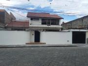 AMPLIA CASA EN VENTA ? IDEAL PARA EMPRESAS IBARRA