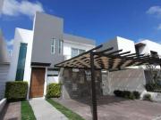 Amplia casa en Venta para inversionistas en Privada La...