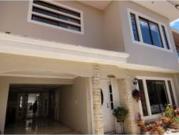 Amplia Casa en Venta, Sector Colegio Borja, Cuenca