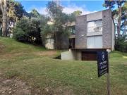 Amplia Casa en Zona Golf en Alquiler Temporada 2026!