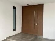 Amplia casa en ZONAZUL