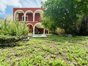 Amplia casa estilo hacienda en venta en el centro...