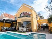 Amplia casa familiar con piscina en Las Condes