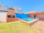 AMPLIA CASA GARAGE PARRILLERO PISCINA