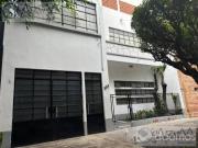 Amplia casa lista para remodelar ubicada en la Colonia...