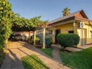 Amplia casa más departamento independiente