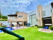 AMPLIA CASA MODERNA CON JACUZZI Y VIGILANCIA EN...