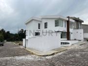 Amplia Casa Moderna en Conjunto Privado – Valle de Los...
