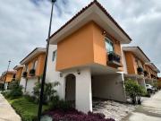 Amplia casa NUEVA de 3 recámaras en condominio a 1.3...