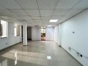 Amplia Casa para Oficina, Comercio o Almacén | Doble...