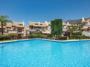 Amplia casa pareada con terraza, jardín, piscina y...