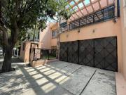AMPLIA CASA RECIEN REMODELADA, SUPER UBICADA. ANZURES
