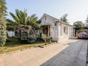 Amplia casa remodelada/Piscina temperada