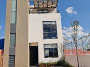 CASA EN PRIVADA CON VIGILANCIA Y ALBERCA Ojo de Agua