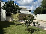 | Amplia casa residencial, en renta. |