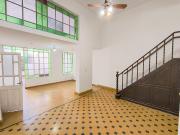 Amplia casona comercial e institucional en alquiler