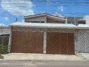 Amplia en Vista Alegre, casa en el sur de la ciudad