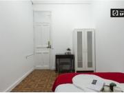 Amplia habitación con escritorio en el departamento...