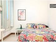 Amplia habitación con llave independiente en apartamento...