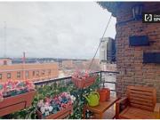 Amplia habitación en alquiler en apartamento de 4...