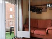 Amplia habitación en alquiler en apartamento de 5...