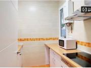 Amplia habitación en alquiler en apartamento de 6...