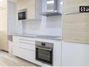 Amplia habitación en alquiler en apartamento de 7...