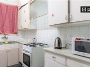 Amplia habitación en alquiler en el apartamento de 4...