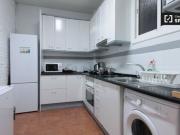 Amplia habitación en alquiler en el apartamento de 7...