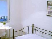 Amplia habitación en apartamento de 3 dormitorios en...