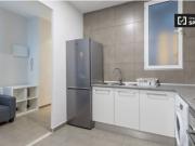 Amplia habitación en apartamento de 5 dormitorios en...