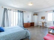 Amplia habitación en apartamento de 5 dormitorios en...