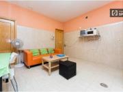 Amplia habitación en apartamento de 5 habitaciones con...