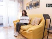 Amplia habitación en apartamento de 6 dormitorios en...