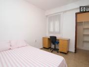 Amplia habitación en apartamento en Quatre Carreres,...