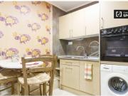 Amplia habitación en casa de 7 dormitorios en Abando, Bilbao