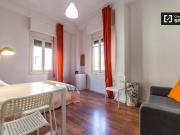 Amplia habitación en el apartamento de 5 dormitorios...