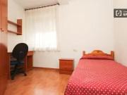 Amplia habitación en piso compartido en Granada City Center