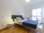 Amplia habitación en piso de 5 dormitorios en Delicias,...