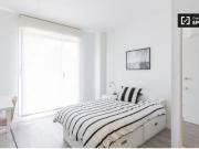 Amplia habitación en un apartamento de 4 dormitorios en...