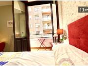 Amplia habitación en un apartamento de 5 dormitorios, Abando