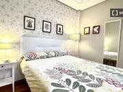 Amplia habitación en un apartamento de 5 dormitorios en...