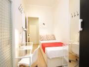 Amplia habitación en un apartamento de 5 dormitorios en...