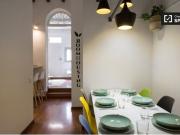 Amplia habitación en un apartamento de 6 dormitorios en...