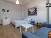 Amplia habitación en un apartamento de 6 dormitorios en...