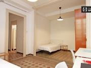 Amplia habitación en un apartamento de 8 dormitorios en...