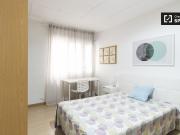 Amplia habitación en un apartamento de 8 dormitorios en...